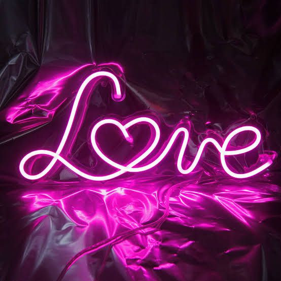 خرید آنلاین تابلو نئون عشق love با آداپتور مناسب - فروشگاه لومی سیل